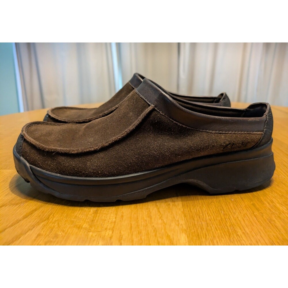 Clarks Mule Clog MENS 8 Brown Suede Slip On Moc Toe Casual Comfort 34391 Nice!